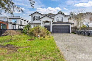 13470-1365A 65a Ave in Surrey, BC - Building Photo