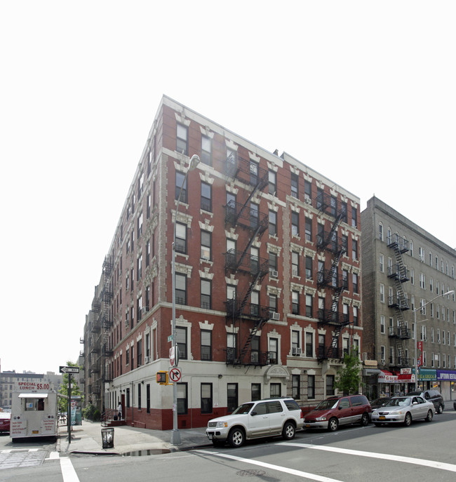 McKenna Square Houses in New York, NY - Building Photo - Building Photo