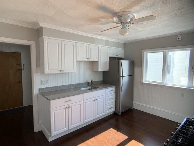 130 Winthrop St, Unit 2 in Medford, MA - Foto de edificio - Building Photo