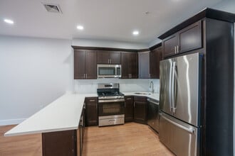 354 Park in Lawrence, MA - Building Photo - Interior Photo
