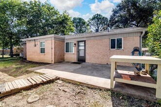 614 Blueberry Ln in Grand Prairie, TX - Building Photo - Building Photo