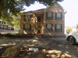 30202 Oak Tree Dr in Georgetown, TX - Building Photo