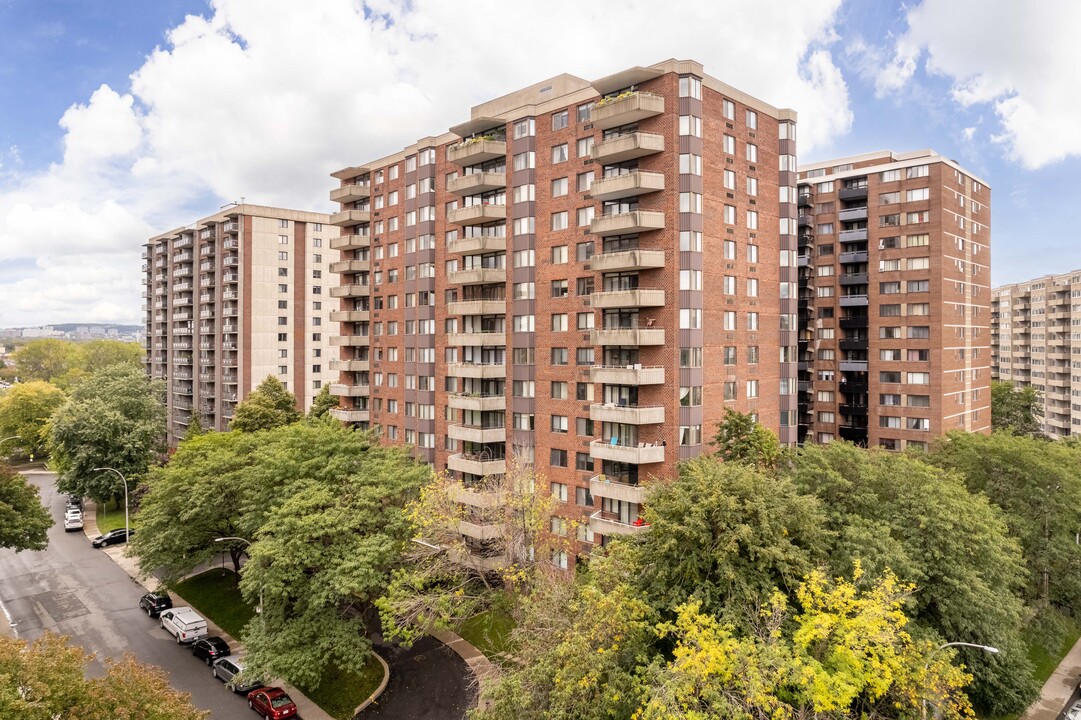 750 Fortier Pl in Montréal, QC - Building Photo