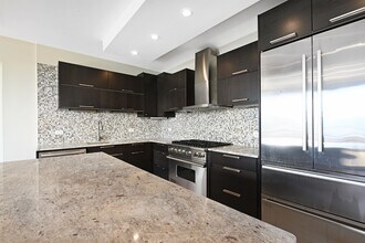 7002 JFK Blvd E in West New York, NJ - Building Photo - Building Photo