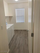 9512 Knopfler Ln in Las Vegas, NV - Building Photo - Building Photo