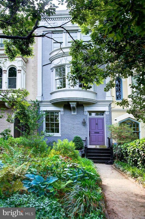 131 N Carolina Ave SE in Washington, DC - Building Photo