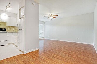 3414 Garrott St-Unit -5 in Houston, TX - Building Photo - Building Photo