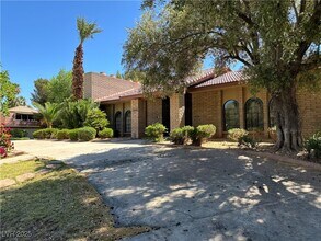 2840 Augusta Dr in Las Vegas, NV - Building Photo - Building Photo