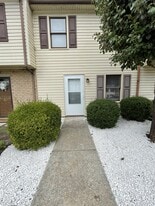 158 Cedar Crest Dr in Madison Heights, VA - Building Photo