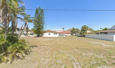 3001 Gulf Blvd in Belleair Beach, FL - Building Photo - Building Photo
