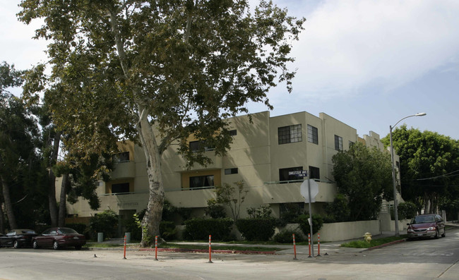 749-755 N Sweetzer Ave in Los Angeles, CA - Building Photo - Building Photo