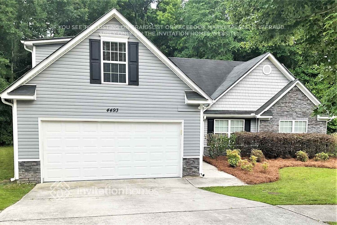 4493 Prather Pass Dr in Loganville, GA - Building Photo