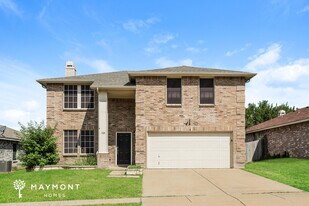 520 Magdalen Ave in Crowley, TX - Building Photo