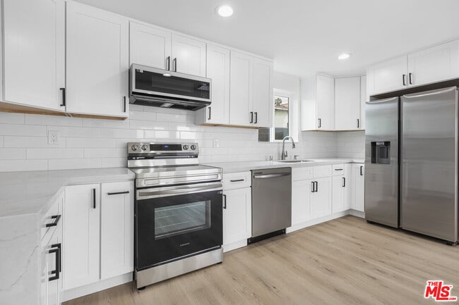 1613-1613 1/2 W 209th St in Torrance, CA - Building Photo - Building Photo