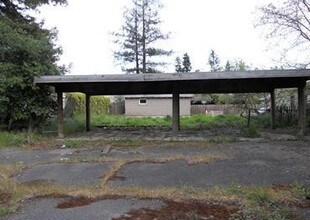 455 S E St in Santa Rosa, CA - Foto de edificio - Other