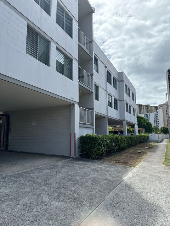 5240 Likini St in Honolulu, HI - Foto de edificio