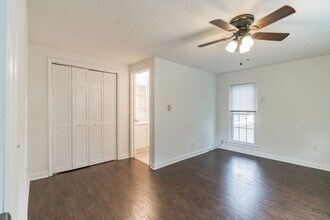 1710 Lomond St in Winston-Salem, NC - Building Photo - Building Photo