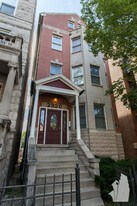 2320 N Southport Ave, Unit 2 in Chicago, IL - Building Photo