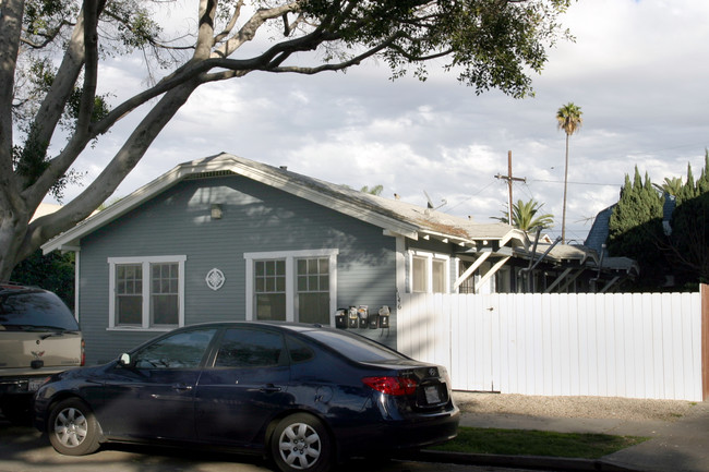 1146 Junipero Ave in Long Beach, CA - Foto de edificio - Building Photo