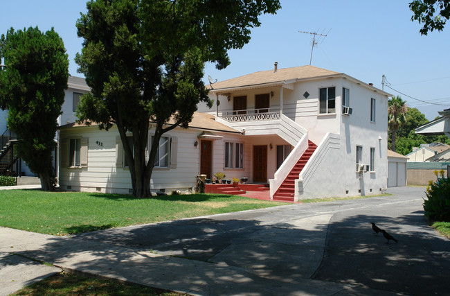 432 N Lomita St in Burbank, CA - Building Photo - Building Photo