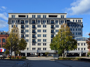 New London Harbour Towers in New London, CT - Building Photo - Building Photo