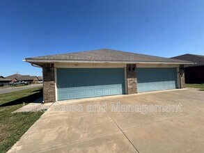 799 SW 13th St in Moore, OK - Building Photo - Building Photo