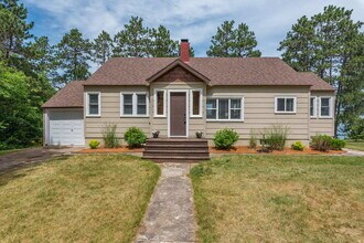 33107 S Upper Hay Dr in Pequot Lakes, MN - Building Photo - Building Photo