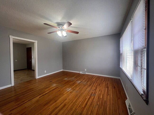 4717 Harrison St in Davenport, IA - Building Photo - Building Photo