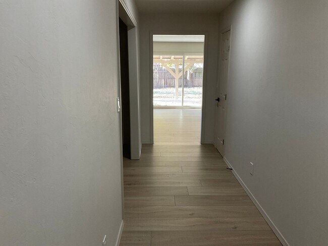 2716 Carlton Way in The Village, OK - Building Photo - Building Photo