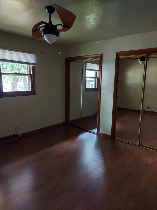 546 Pearl Ave, Unit Rear Unit in Loves Park, IL - Building Photo - Building Photo