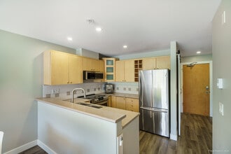 3122 St Johns St in Port Moody, BC - Building Photo - Building Photo