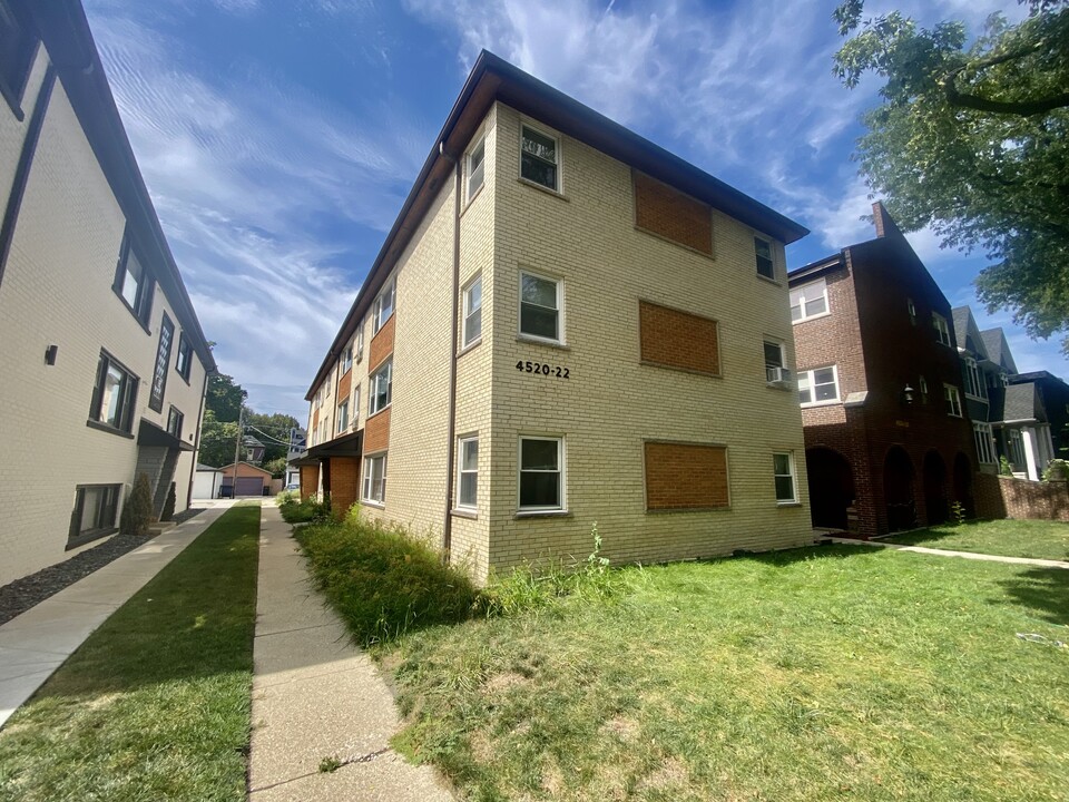 4520 N Seeley Ave, Unit 3W in Chicago, IL - Building Photo