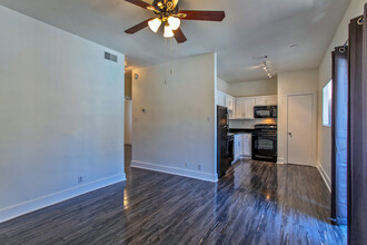 Old South Austin Apartments in Austin, TX - Foto de edificio - Interior Photo