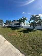 8822 SW 41st Terrace in Miami, FL - Building Photo - Building Photo