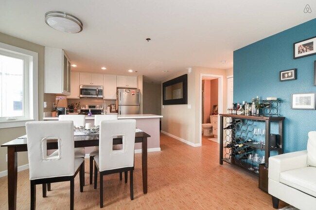 1616 Summit Ave, Unit Apt 301