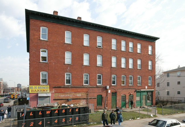 1080 Broad St in Hartford, CT - Building Photo - Building Photo