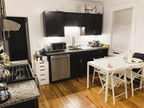 11 Harold St, Unit 1 in Somerville, MA - Building Photo - Building Photo