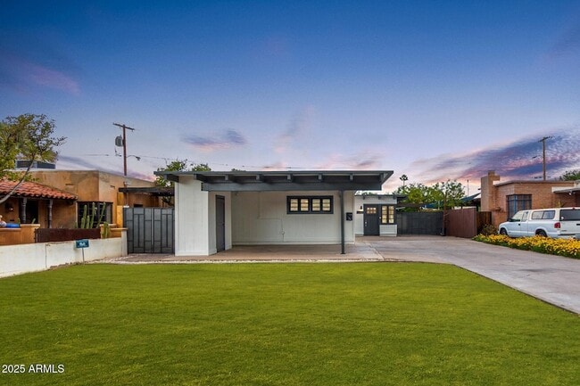 property at 1610 W Wilshire Dr