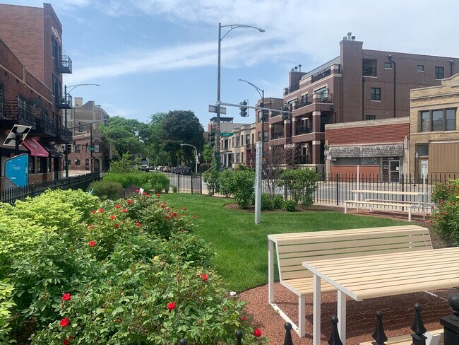 3765 N Racine Ave in Chicago, IL - Building Photo - Building Photo