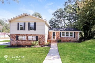 7312 Penland Dr in Riverdale, GA - Building Photo