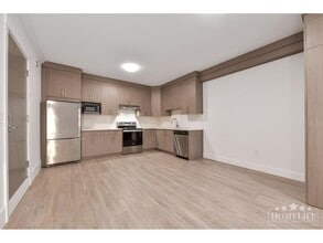 16775-16718 18 Ave in Surrey, BC - Building Photo - Building Photo