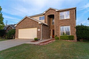 10120 Sourwood Dr in Fort Worth, TX - Building Photo