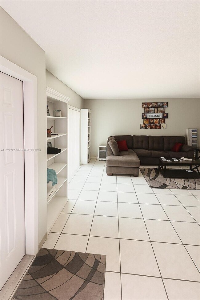 13341 SW 88th Terrace in Miami, FL - Building Photo - Building Photo