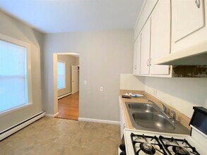 7 Elmer St, Unit 3 in Cambridge, MA - Foto de edificio - Building Photo