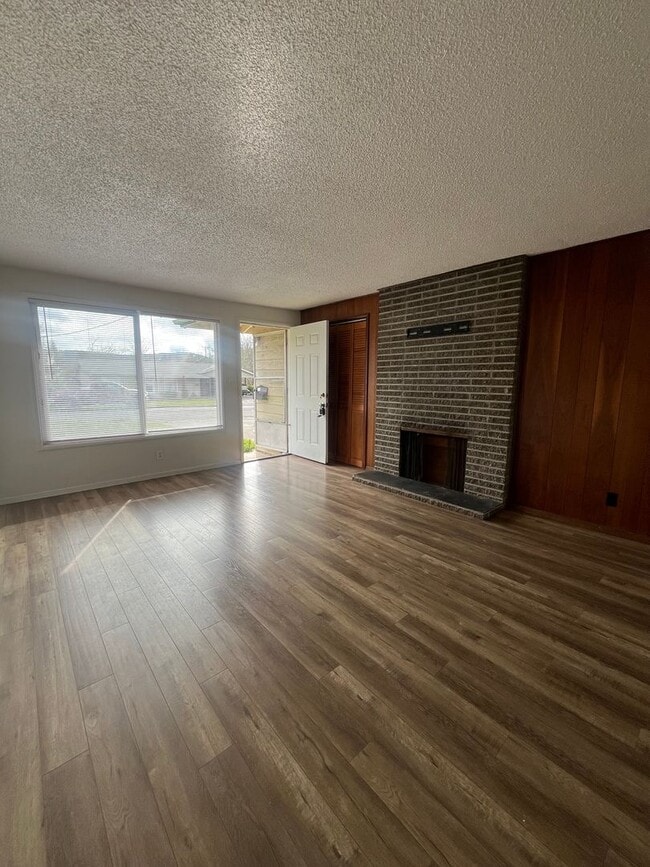 825 E 35th Ave in Eugene, OR - Building Photo - Building Photo