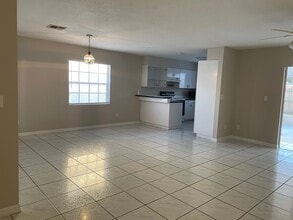 3124 W Powhatan Ave in Tampa, FL - Foto de edificio - Building Photo