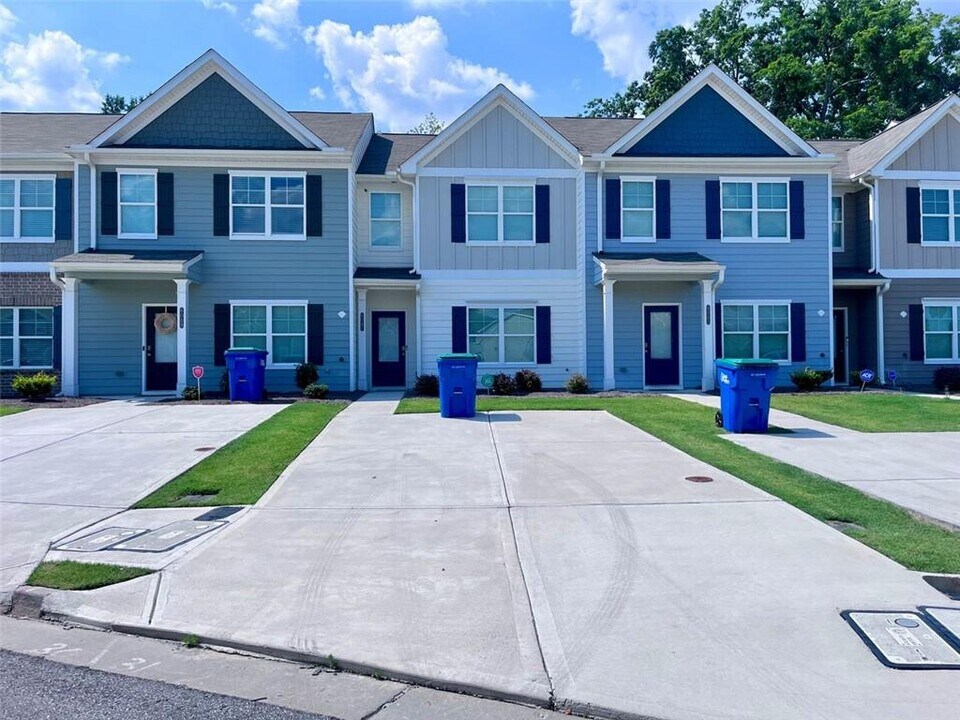 6087 Mallory Ridge in South Fulton, GA - Building Photo