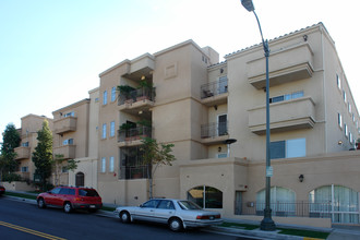 The Courtyard in West Homes in Los Angeles, CA - Building Photo - Building Photo