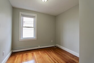 150 Acorn St, Unit 2 in Providence, RI - Building Photo - Building Photo
