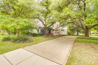 404 Monticello Dr in Fort Worth, TX - Building Photo - Building Photo
